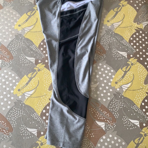 Gottex Size Med Capri Work Out Pants - Picture 3 of 6